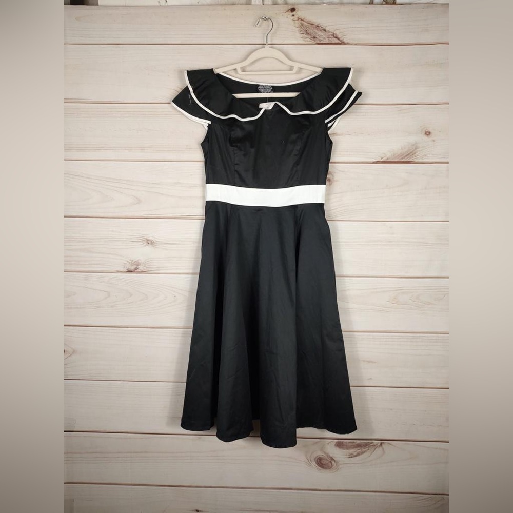 H&R Sz.14 Dress Woman’s Black W/White Trim Fit And Flare Ruffled Shoulders NWT